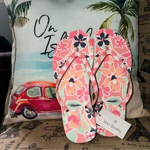 Vera Bradley NWT! Rain Forest Lily Coral Flip Flops Size 7-8